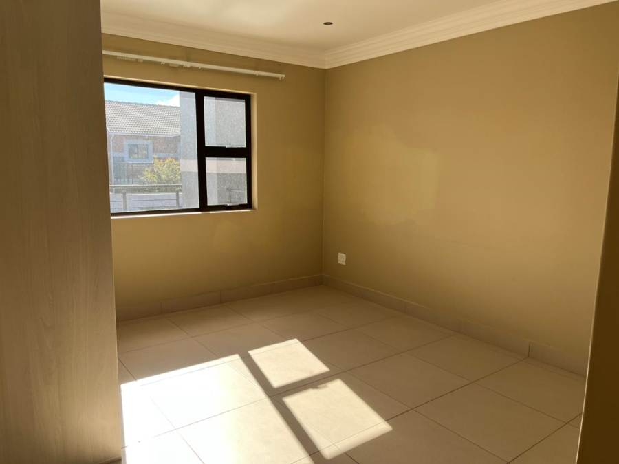 To Let 3 Bedroom Property for Rent in Heuwelsig Free State